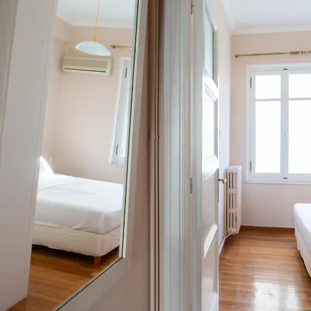Hadrians Den In Heart Of Plaka By Jj Hospitality Apartment Athens Exterior photo