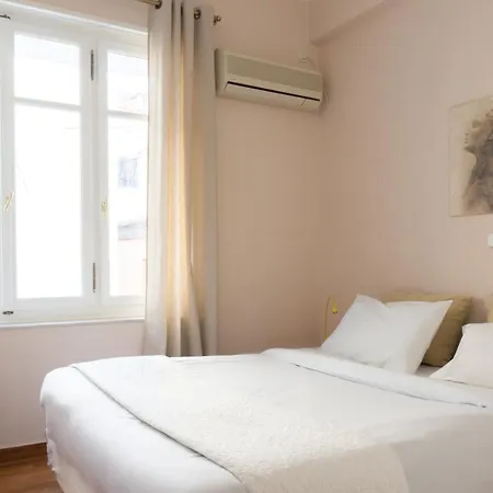 Hadrians Den In Heart Of Plaka By Jj Hospitality Apartment Athens Exterior photo