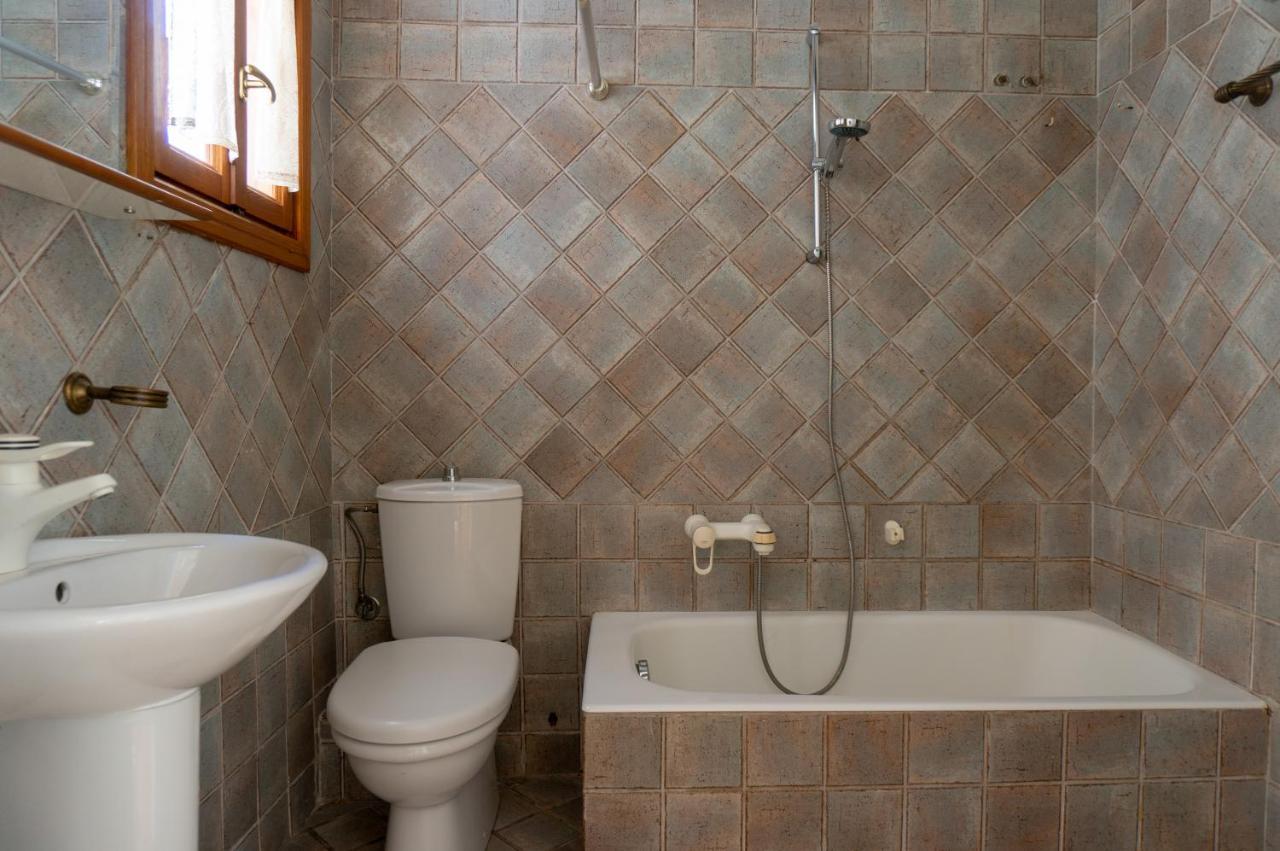 Apartment Hadrians Den In Heart Of Plaka By Jj Hospitality Athens